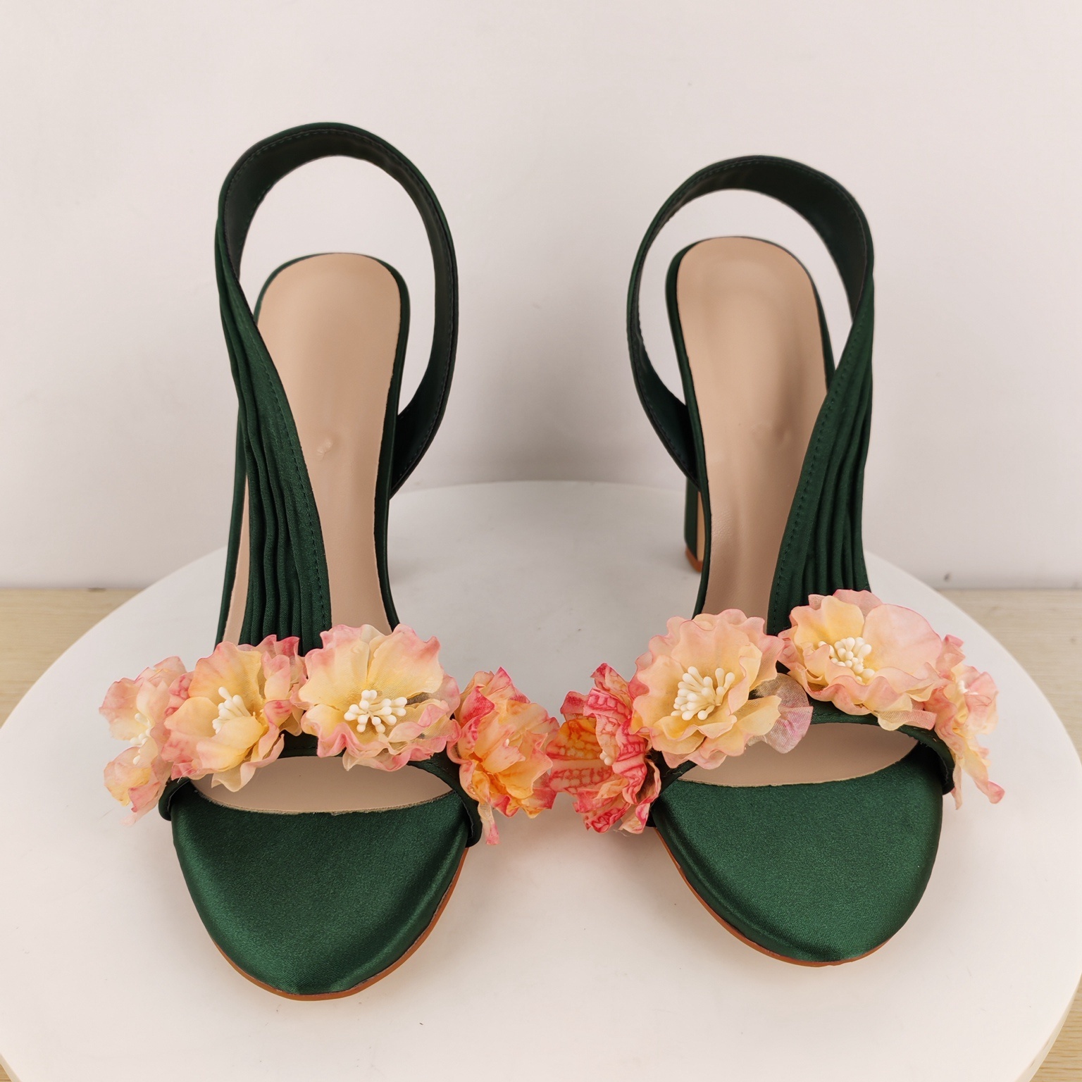 Sandalias de tacón de bloque c - Slip Dress Satin reseña y precio